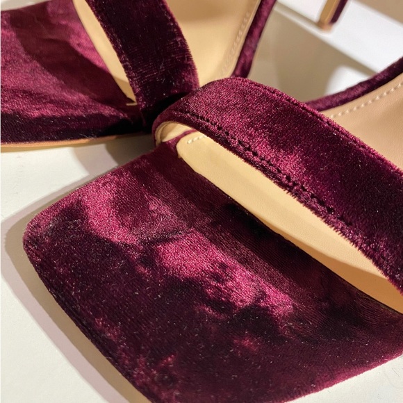 SUPER SEXY GUESS VELVET PURPLE RED STILETTOS - Picture 4 of 5